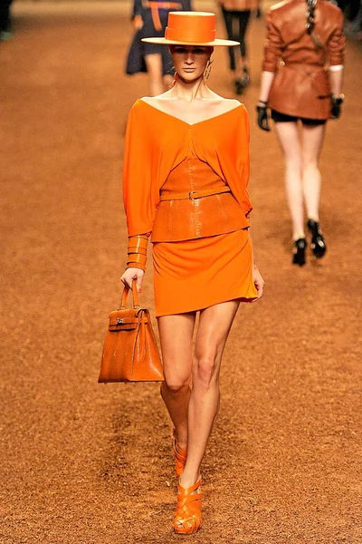 Look 28